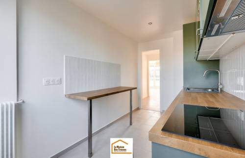 Cuisine et peintures rénovées