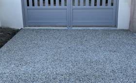 Cour en béton lavé