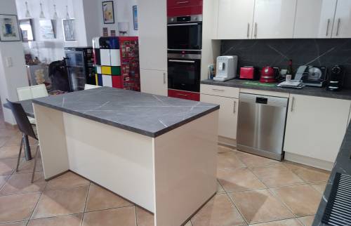 Ilot de cuisine aprés la rénovation