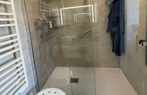 Salle de bain, douche à l'italienne