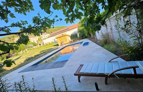 Terrasse avec piscine La Maison Des Travaux Alès