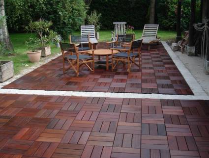 Terrasse en caillebotis en bois à Libourne
