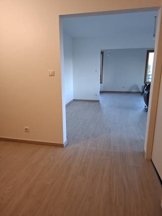 Rénovation d'appartement avec pose de carrelage imitation parquet - Lagnieu 01150