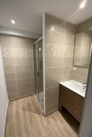 salle de bain entièrement rénové