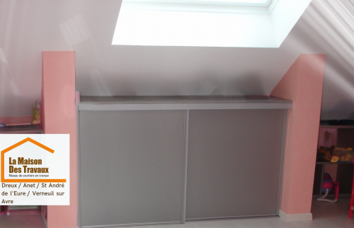 Étape intermédiaire : pose du placo et finitions pour une chambre bien isolée et prête à accueillir la petite fille.