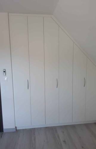Placard sur mesure sous rampant