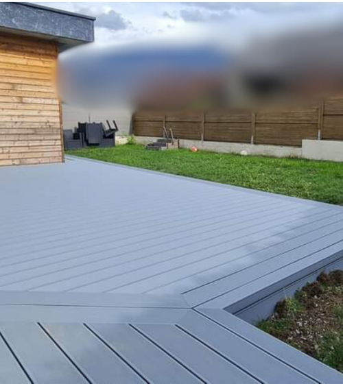 travaux terrasse Megève, entreprise terrasse Sallanches, pose composite extérieur, terrasse sur-mesure Chamonix, terrasse moderne montagne, La Maison des Travaux Chamonix Mont-Blanc