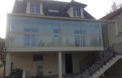Véranda sur pilotis après vitrage et pose garde-corps escalier béton - Pontoise - 95300 -