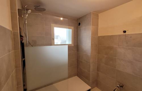 Rénovation complète d’une salle de bain et des WC dans un appartement à Vinay 3