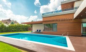 Plongez dans une construction de piscine à Bayonne !