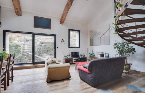 Réhabilitation d'une maison de village dans le Val de Saône, Lyon Ouest - Travaux d'isolation thermique, electricité, plomberie, chauffage