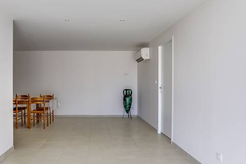 Rénovation complète d’une maison avec aménagement d’un garage transformé en séjour cuisine à Neuville sur Saône