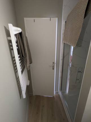 Salle de bain d'une petite maison rénovée - Nantes 44