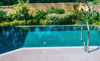 Piscine et aménagement après travaux