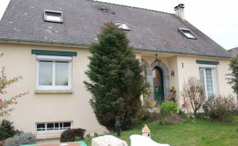 maison moderne avec une nouvelle façade