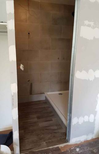 Pose nouvelle cloison salle de bain