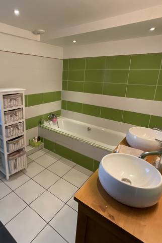 Salle de bain V - Avant - architecte 73, décorateur intérieur 73, peintre 73, carreleur 73, plaquiste 73, plombier 73, électricien 73