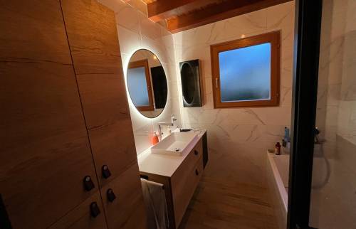 Salle de bain moderne La Rivière-Drugeon