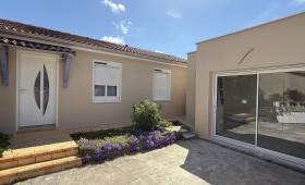 Façade de maison rénovée - Chabeuil 26120