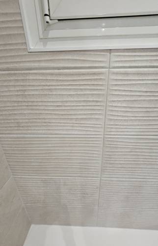 Vue sur le carrelage effet vague