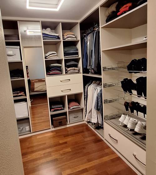 Rénovation d'un dressing dans une chambre à Saint-Sébastien-sur-Loire