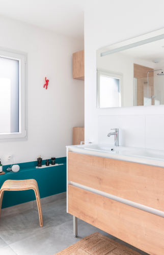 Création d'une surélévation de 70 m² et rénovation intérieure à Saint-Sébastien-sur-Loire - rénovation salle de bain