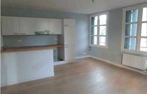 rénovation appartement 3 pièces - aménagement cuisine ouverte sur salon après pose parquet - Meaux -
