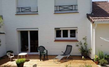 Nouvelle terrasse en bois après rénovation extérieure - Combs-la-Ville 77380