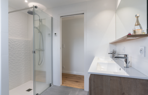 Création salle de bain suite parentale sous les combles à Vertou