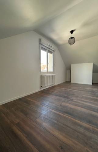 Transformer ses combles en étage à vivre : une rénovation complète à Saint-André-les-Vergers chambre 1