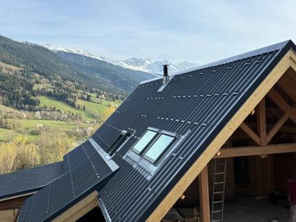 Une magnifique toiture qui allie performance énergétique et esthétisme