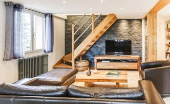 coin salon avec escalier 