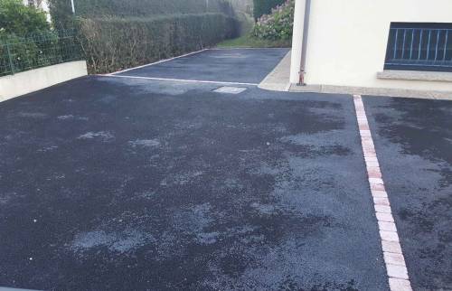 Enrobé pour stationnement dans une maison à Saint Malo