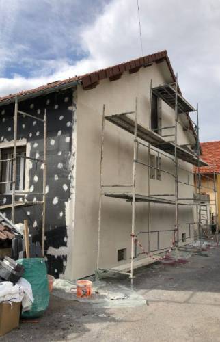 Premier pan de mur crépis