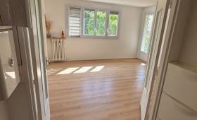  Salon après rafraichissement - proche La Queue lez Yvelines