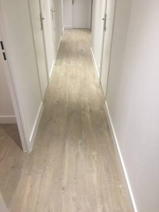 Pose de parquet contrecollé