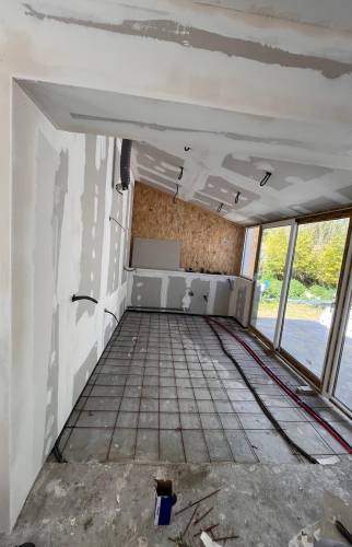Pendant les travaux pour la création de cette cuisine ouverte