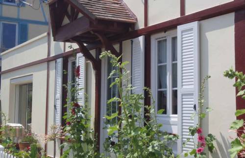 Rénovation de façade d'une maison en bord de mer dans le Calvados