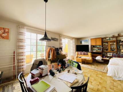 Ancien salon avant pose de la cuisine dans une maison en rénovation - Nantes 44