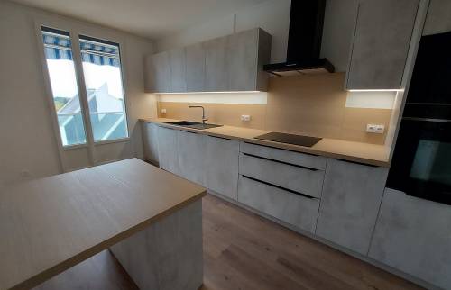 Cuisine aménagée avec ilot