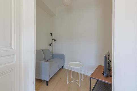 Travaux de rénovation energétique pour un appartement destiné à la location : alcove coin salon
