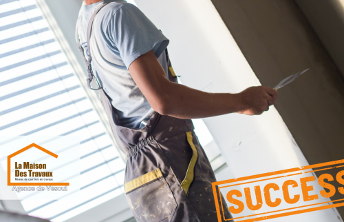 Travaux de rénovation réussis à Lure : Enduit et finition des murs pour un rendu impeccable.