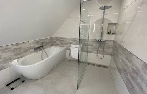Douche et baignoire ilot