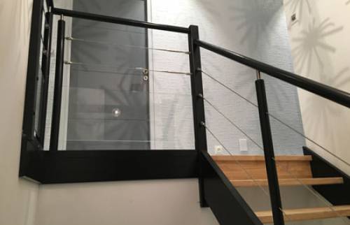 Escalier sur mesure à Outreau : vue d'en bas 2