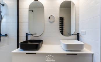 Vasques blanche et noire