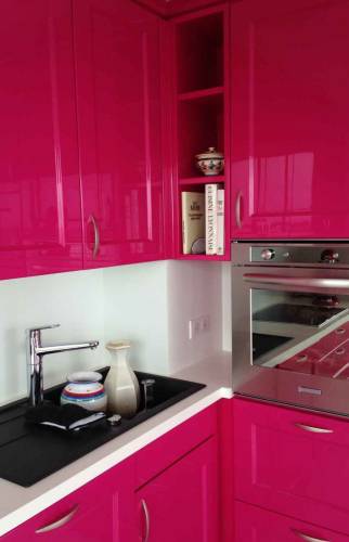 Cuisine rose fuschia