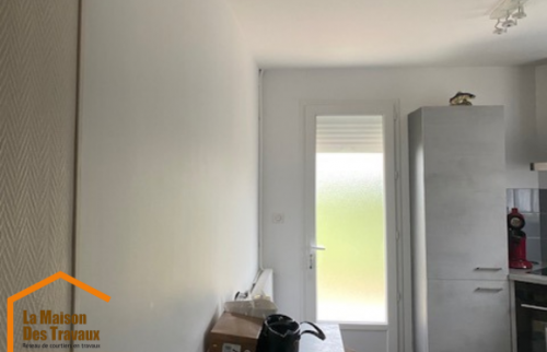 Mur de séparation entre la salon et la cuisine AVANT