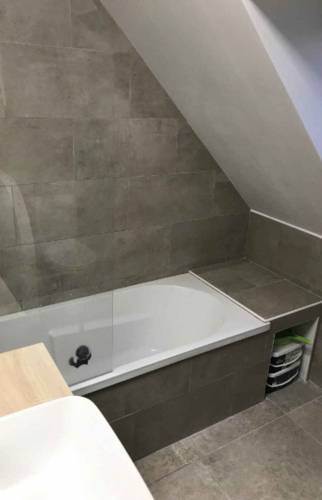 La baignoire sous la mansarde