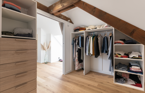 Aménagement de combles à Vertou (44) - suite parentale dressing