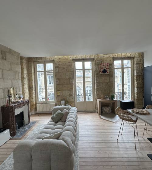 Rénovation d'un appartement avec une cuisine sur mesure à Bordeaux 
